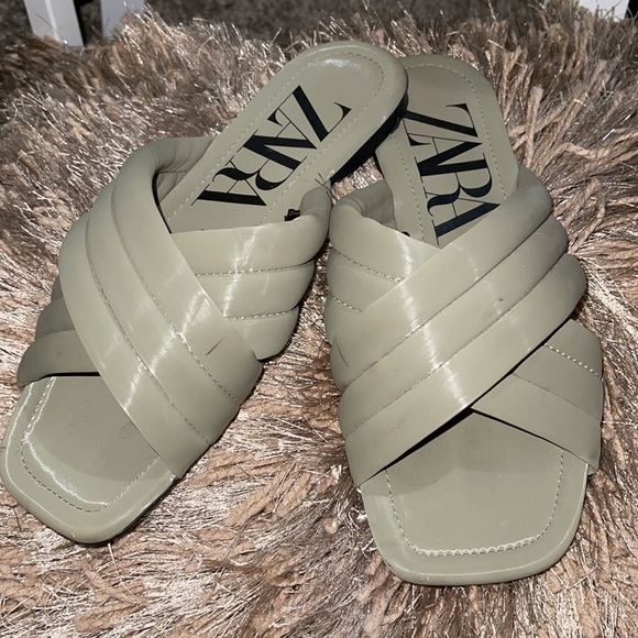 zara flat quilted sandals